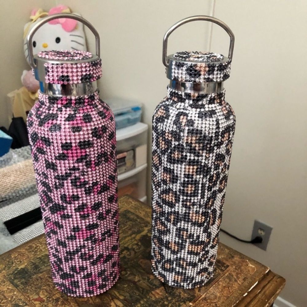 Rhinestone water bottle in Pink Cheetah Leopard with detachable silver chain
